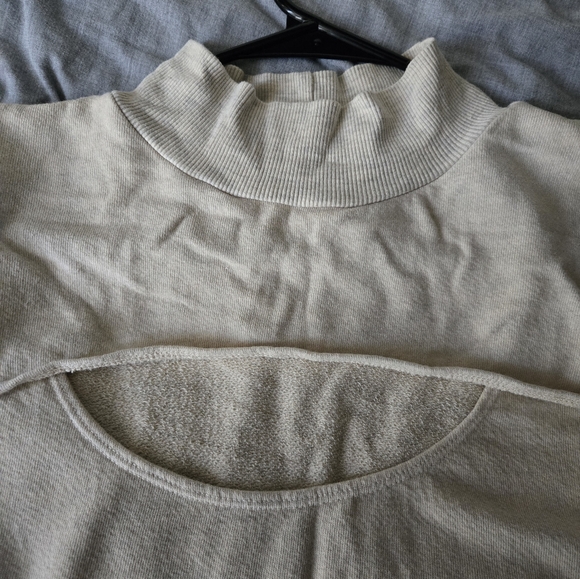 T.La Anthropologie Women's Cream Chest Cut-Out Sweatshirt Size L Used - Picture 2 of 7